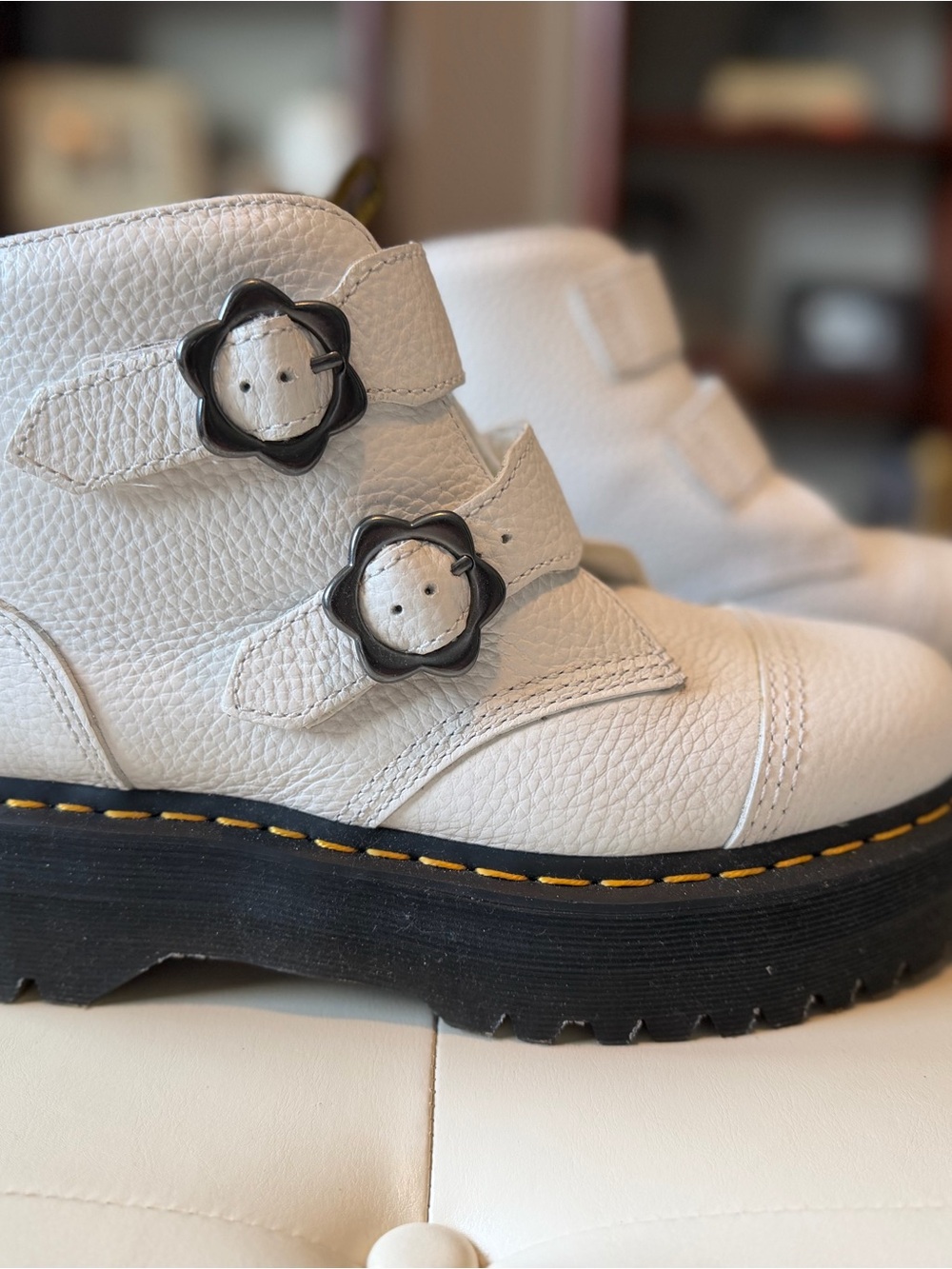 NWOT Dr. Martens White Devin Flower Leather Ankle Boots